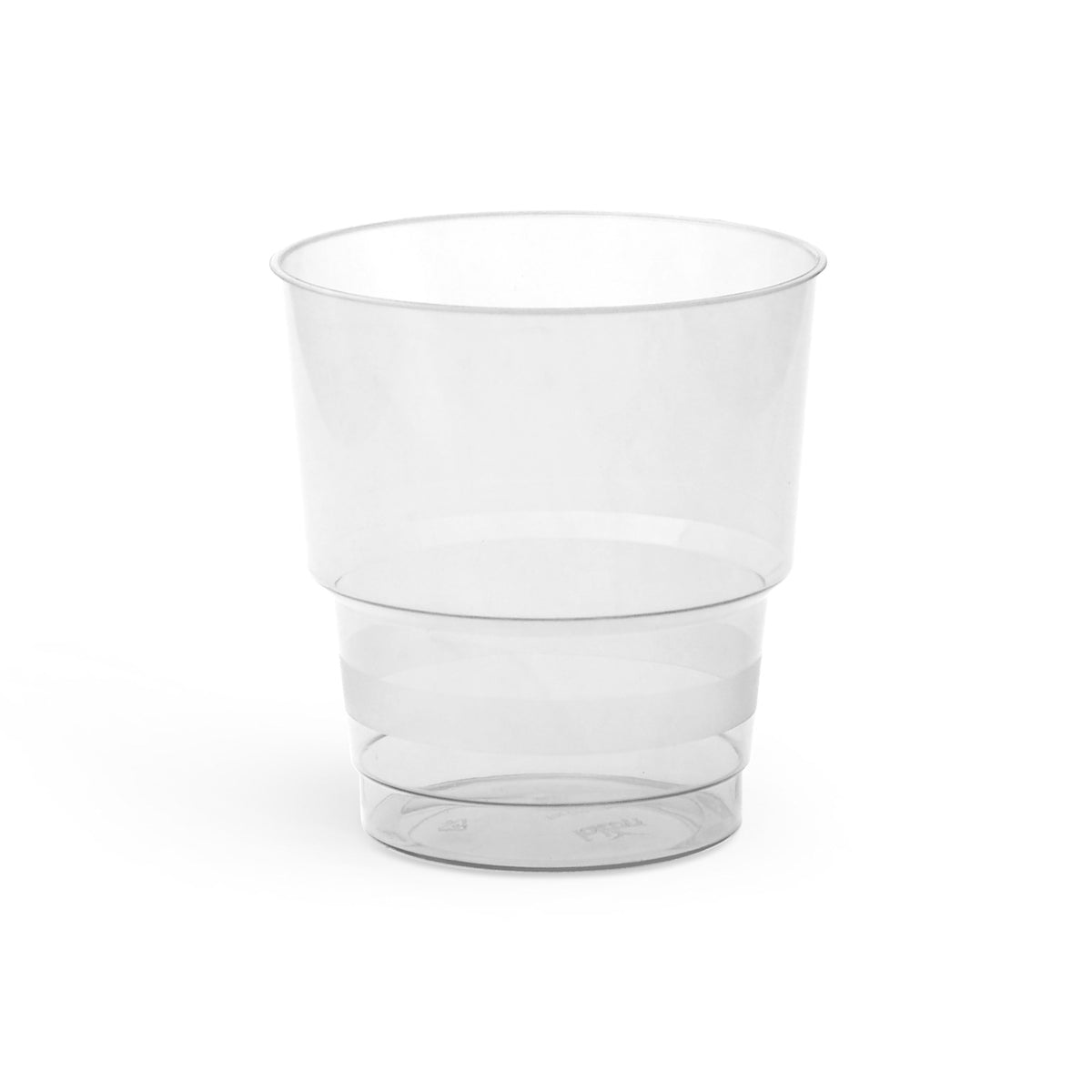 Transparente Plastikbecher